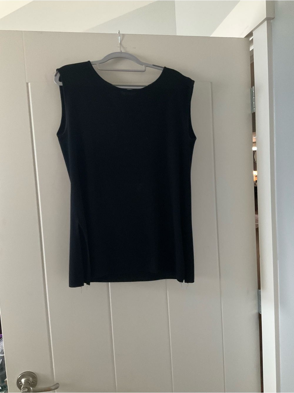 Misook Black Sleeveless Crewneck Tank